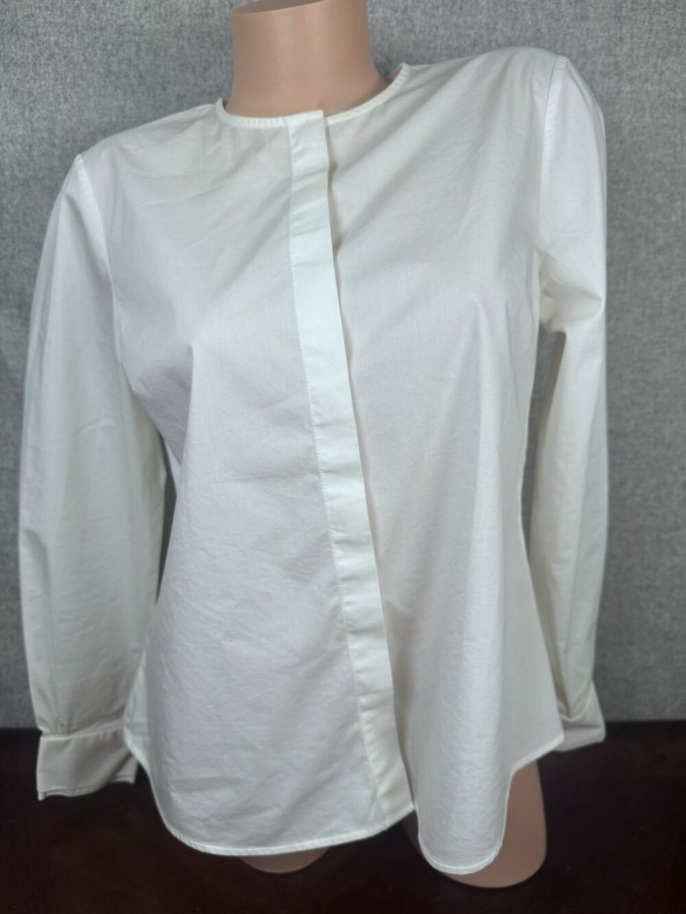 Brooks Brothers Shirt Womens 8 White Back Ruffles Button Front Long Sleeve